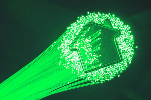 Von Dark zu Light Fiber: TelemaxX bringt Licht in Stadtwerkenetze