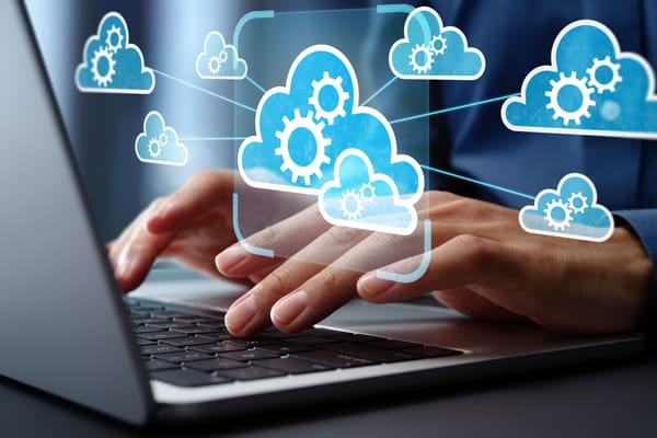 Vergleich: VMware Cloud vs. OpenCloud: Welche Cloud passt zu Ihren Anforderungen?